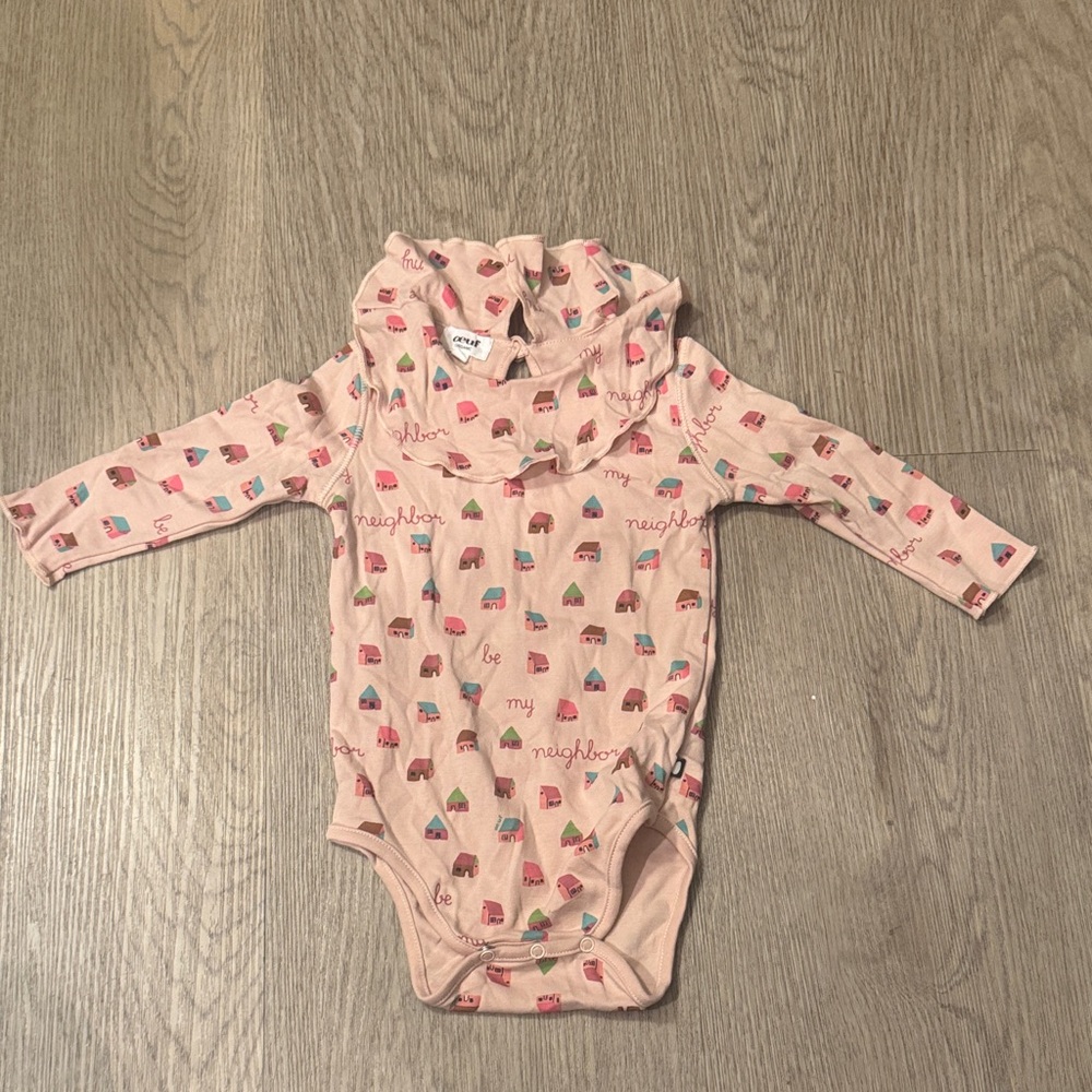 Oeuf Pink Long-Sleeve Baby Onesie with frill collar